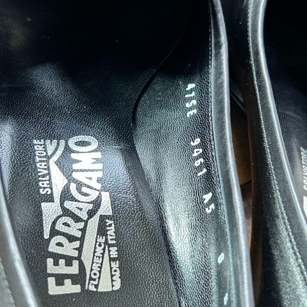 ***SOLD***
Vintage Women’s Salvatore Ferragamo Brass Horse-bit Heeled Loafers - Picture 15 of 16